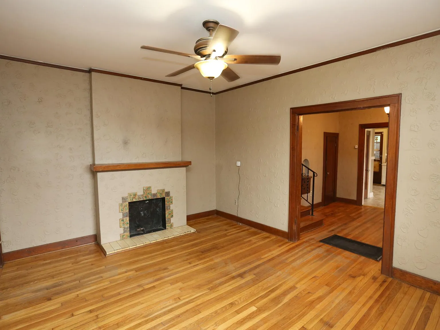 2 bed, 1.5 bath, $995 — Photo 2