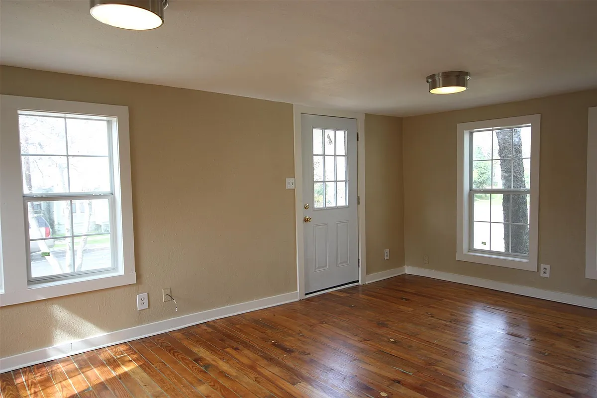 Building Photo - 1003 Charlotte St #A
