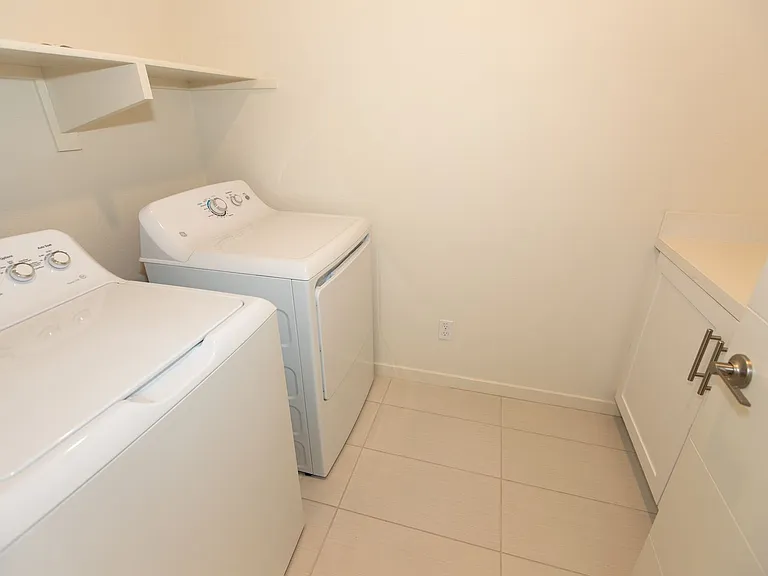 1625 Hampton Dr — Photo 34