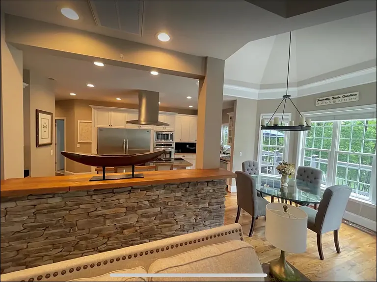 210 Brooks Dr — Photo 17