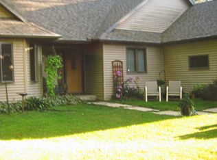 514 Lake Wis Dr, Merrimac, WI 53561