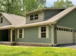 1406 E Overlook Rd, Monterey, TN 38574