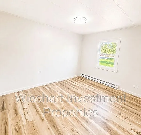 3060 E Main St — Photo 9