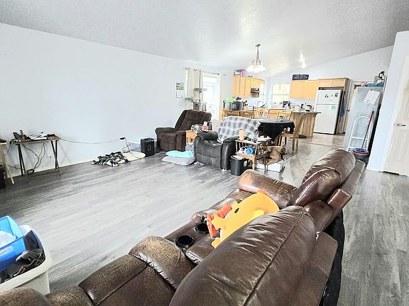 3rd image of 16498 Cassidy Dr
