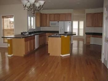 4th image of 27 Orleans Dr