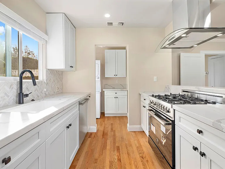 9000 Ashcroft Ave #9000 — Photo 9