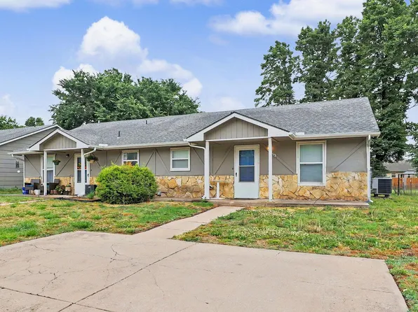 805-807 E 2nd St, Douglass, KS 67039