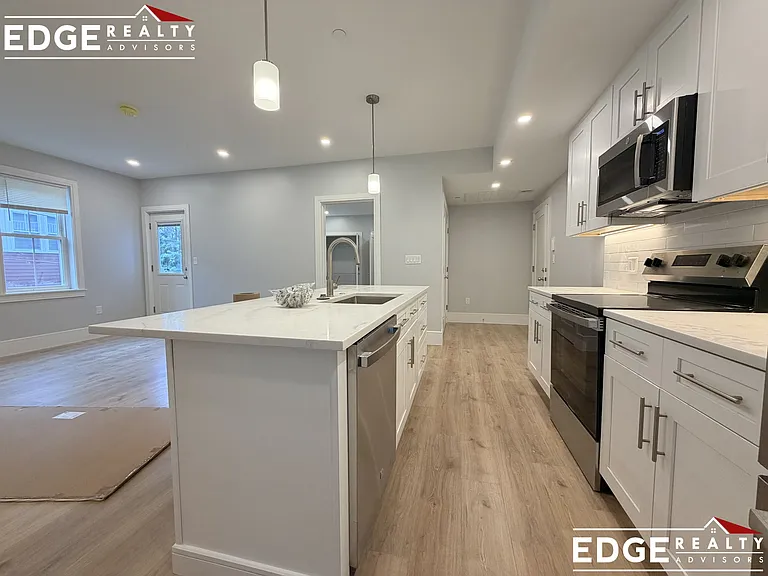 124 Kenrick St #5A — Photo 1