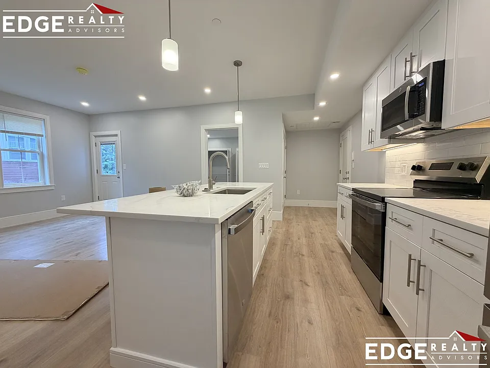 124 Kenrick St #5A