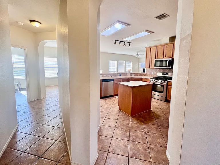4701 Norman Trl — Photo 3
