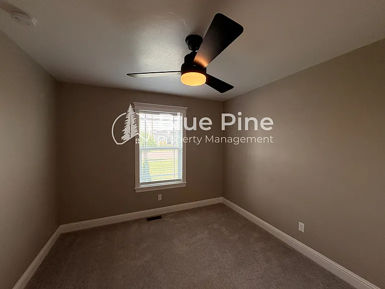 1890 Mesa Canyon Dr — Photo 16