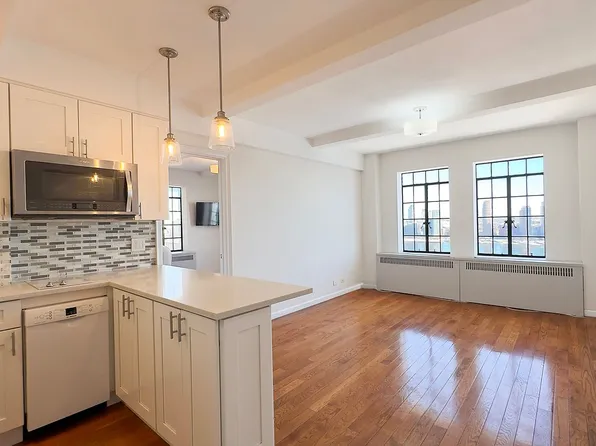 5 Tudor City Pl APT 1632, New York, NY 10017