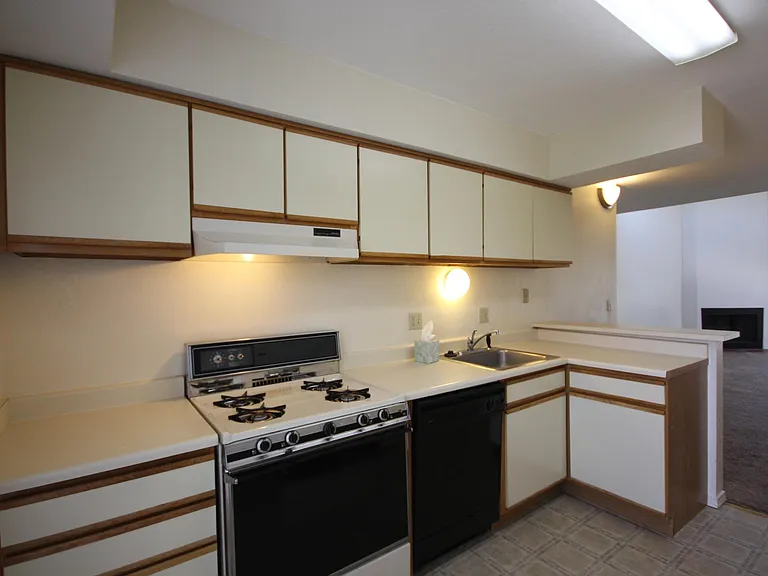 3120 E Van Teylingen Dr #C — Photo 9