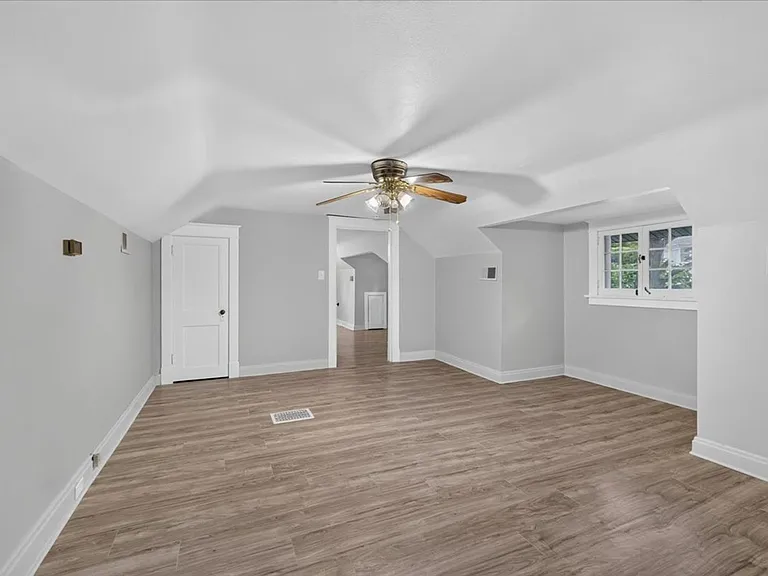 7325 Sutherland Ave — Photo 35