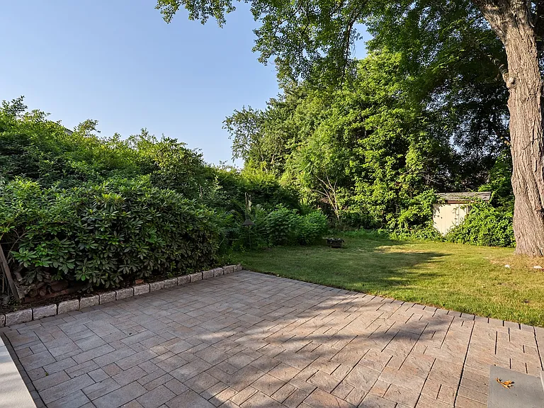 17 Scott Ave — Photo 34