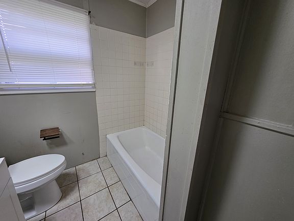 5th image of 1706 Hatley Rd