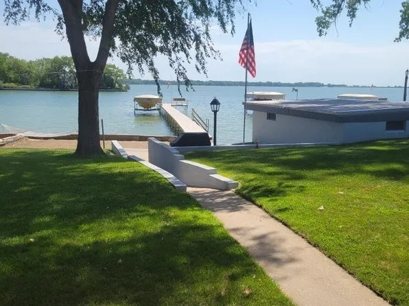 123 Mallard Beach Dr #22, Elwood, NE 68937