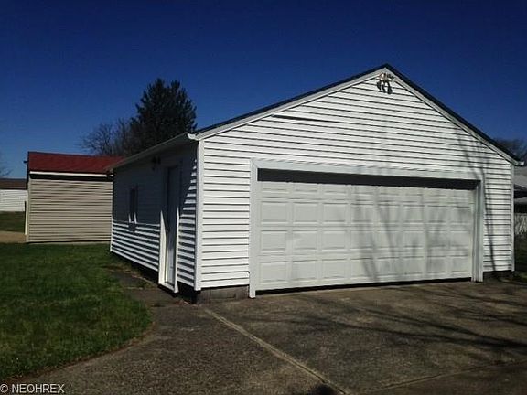 3rd image of 149 Marcia Dr