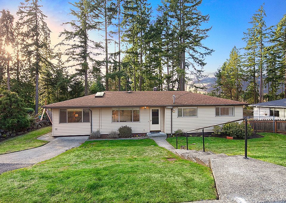 1st image of 4137 151st Ave SE