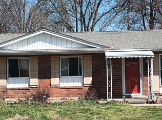 327 Mac Brae Rd, Louisville, KY 40214