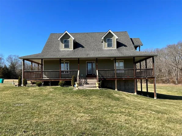 57 Southern Hills Dr, Bourbon, MO 65441