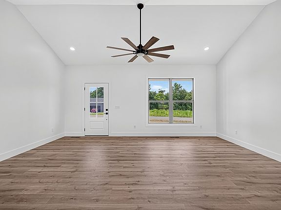 5th image of 555 Harleys Ridge Rd
