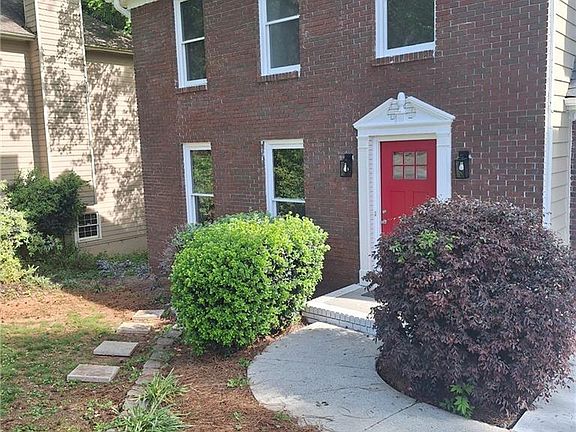 2nd image of 1070 Meadowsong Cir