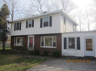 16606 Hillcrest Dr, Markham, IL 60428