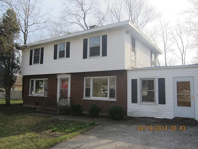 16606 Hillcrest Dr photo 1