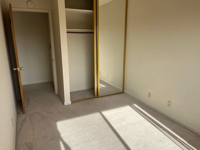 33 Atlas Ave #13 — Photo 5