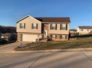 433 Caddy Ct, Saint Clair, MO 63077