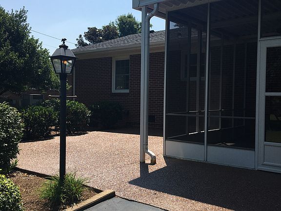5th image of 1105 Dow Dr