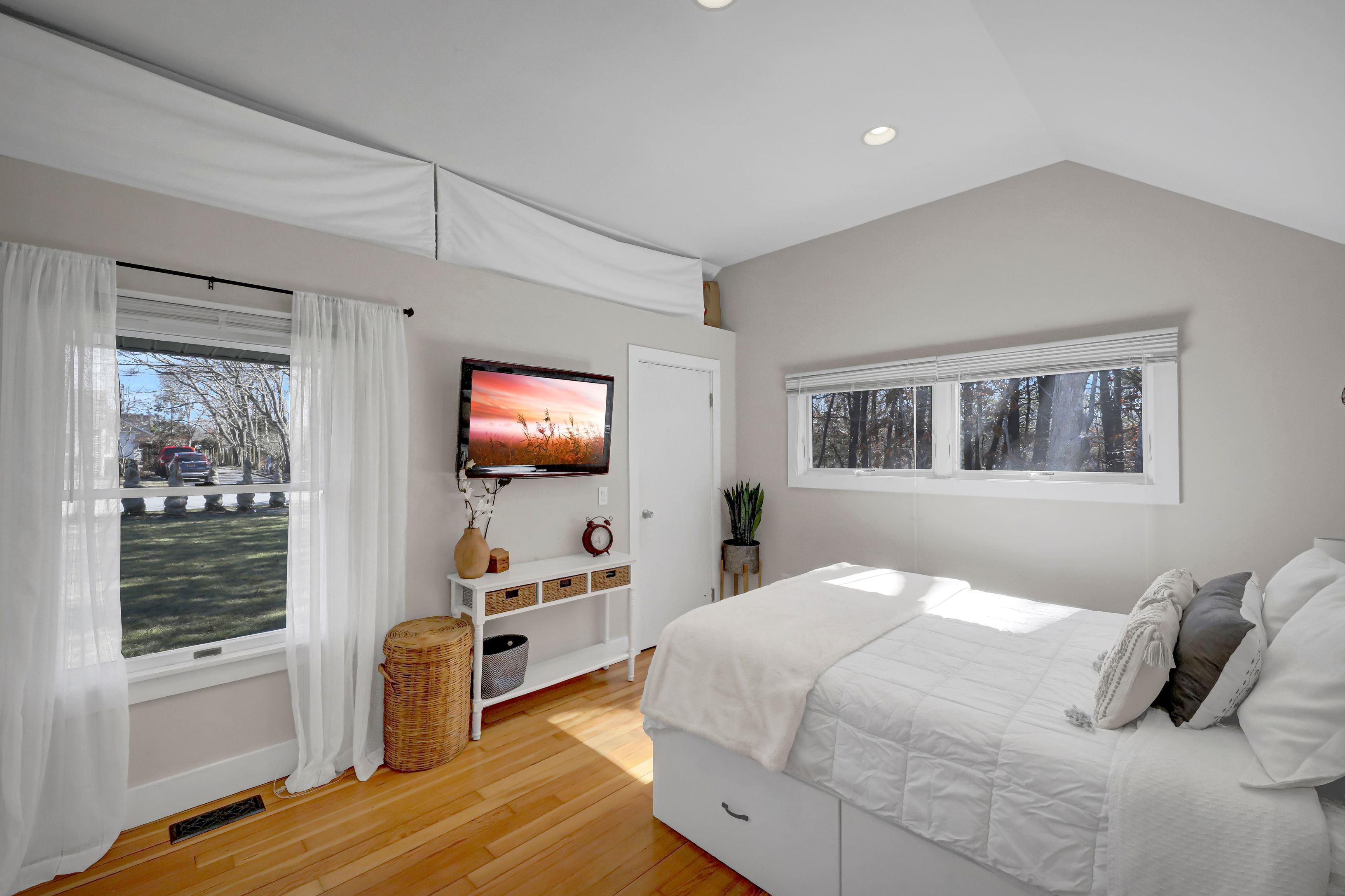 51 Peters Ln, Westhampton Beach, NY 11978 Out East