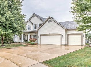 16 Windrose Lake Ct, Dardenne Prairie, MO 63368