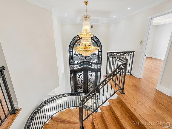 2nd image of 2481 Putnam Drive