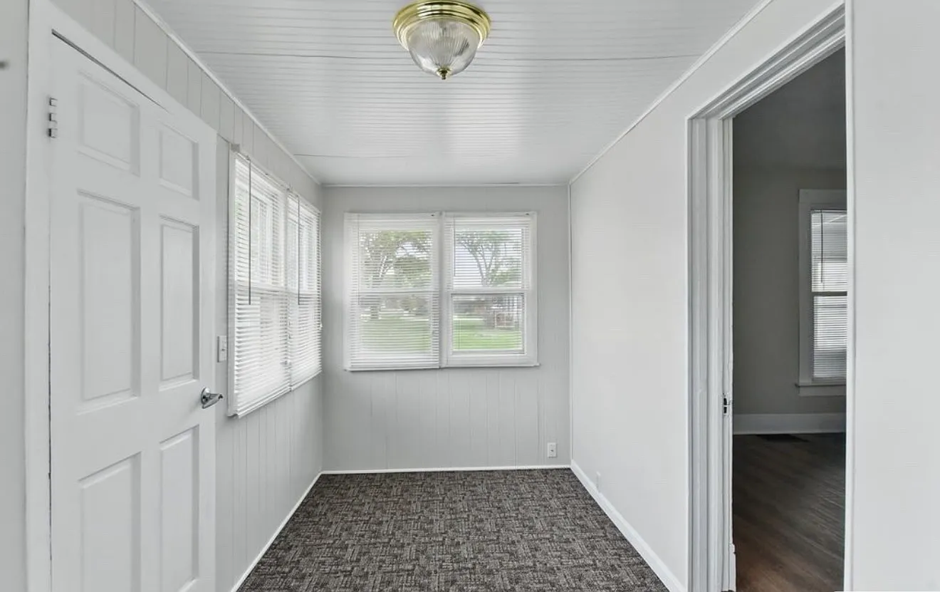 2 bed, 800 sqft, $2,050 — Photo 3