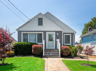 37 Dawes Ave, Amityville, NY 11701