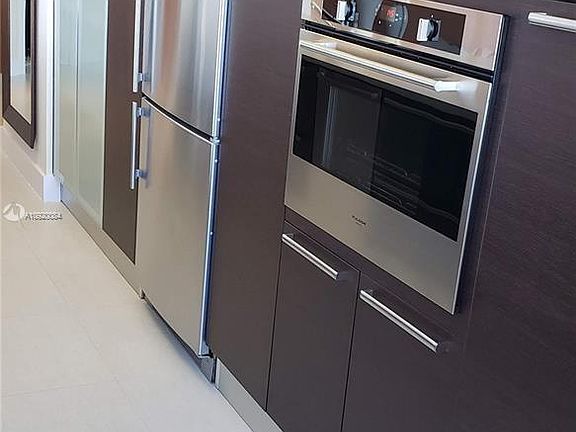 5th image of 6422 Collins Ave #90