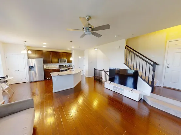 43375 Town Gate Sq, Chantilly, VA 20152