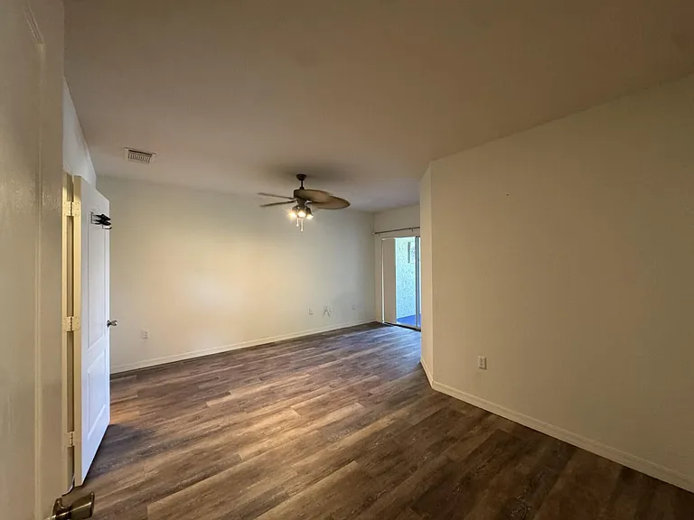 122 SW Peacock Blvd #12-202 — Photo 8