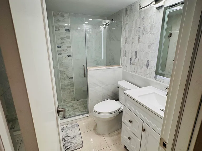 16 Windsor Dr #A — Photo 5