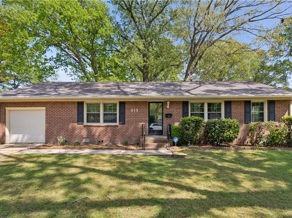 213 Hankins Dr, Hampton, VA 23669
