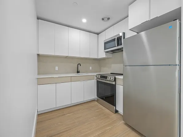 173 Rochester Avenue image 8 of 12