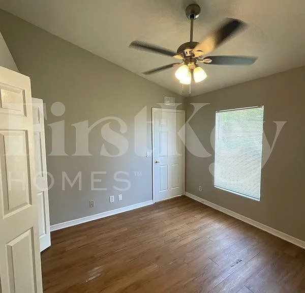 1113 Harry Ave S — Photo 11