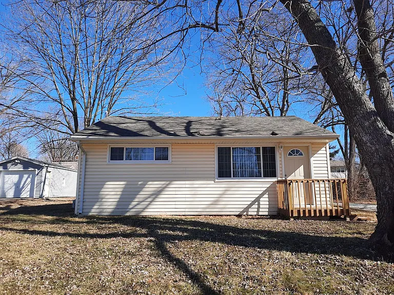 2319 Williams St — Photo 19