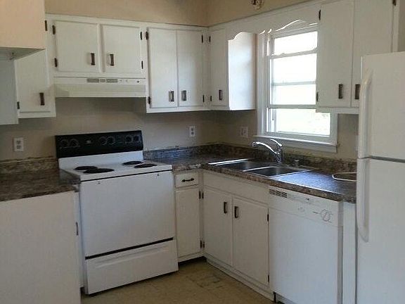 2nd image of 150 Cleveland Ave APT C