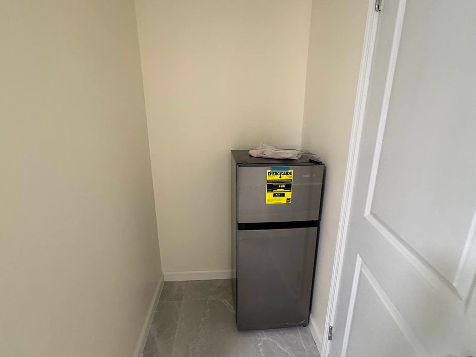 2nd image of 2124 Himrod St #G