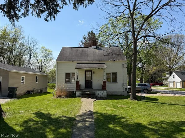 164 N Avon Ave, Wadsworth, OH 44281