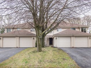 2419 Willowood Dr UNIT C, Waukesha, WI 53188