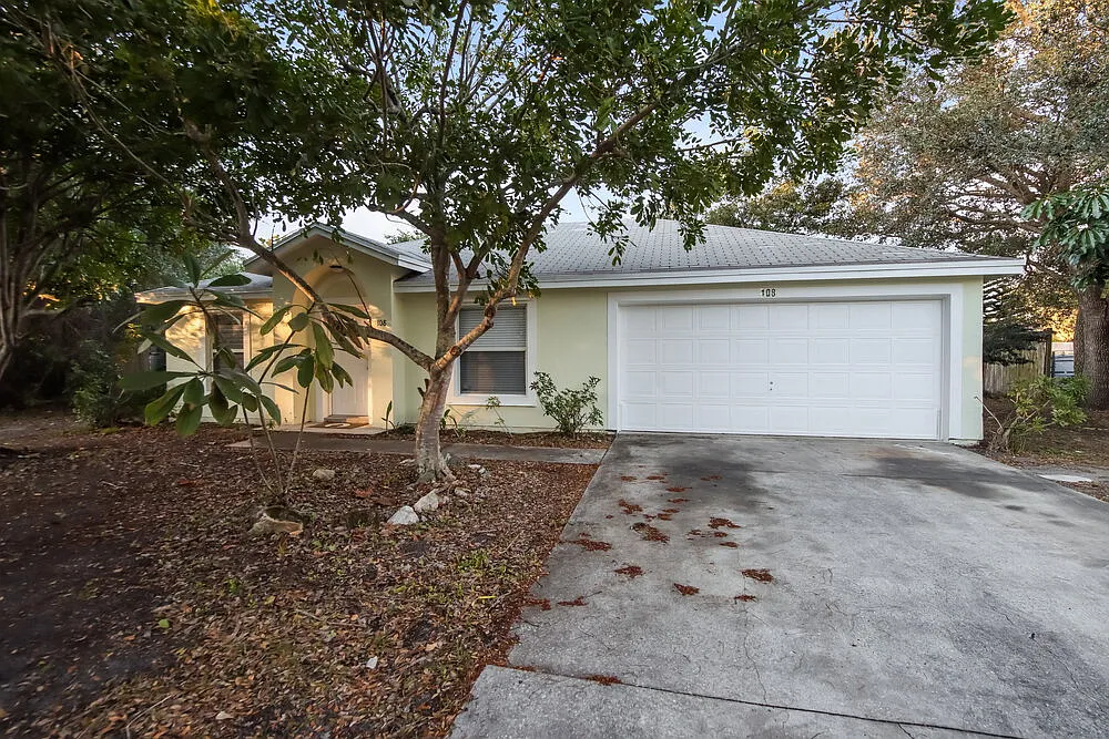3 bed, 2.0 bath, 1204 sqft, $1,840 — Photo 1